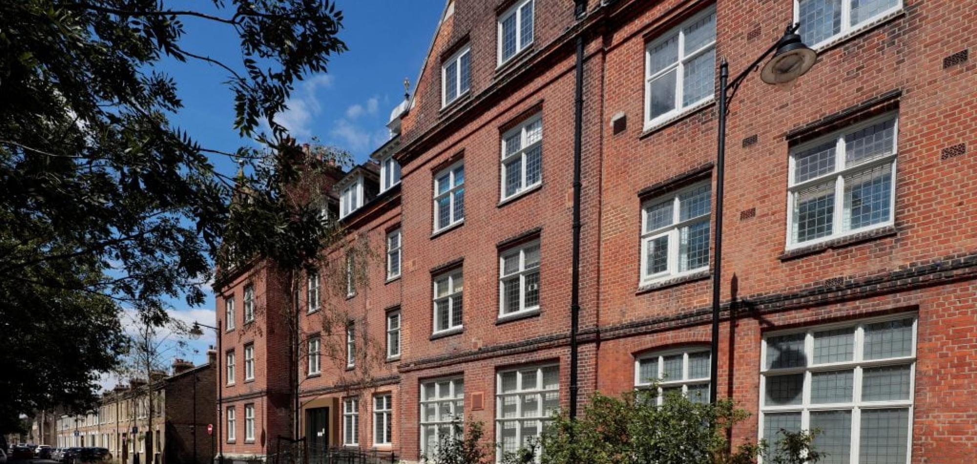 Image of Oxford House, London.